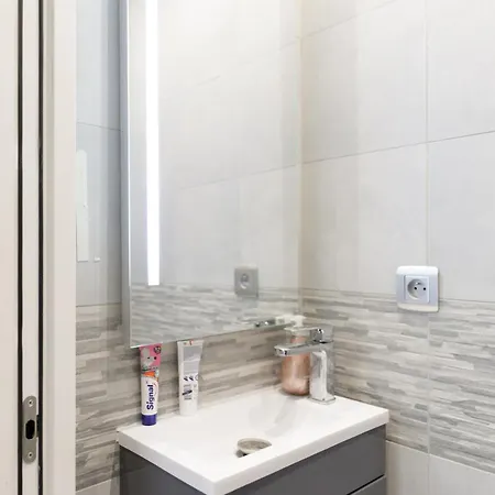 Duplex Apartment *